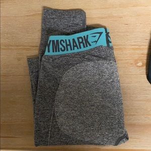 Women’s medium gym shark leggings - brand new